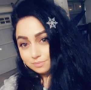 Meet your Posher, Raquel